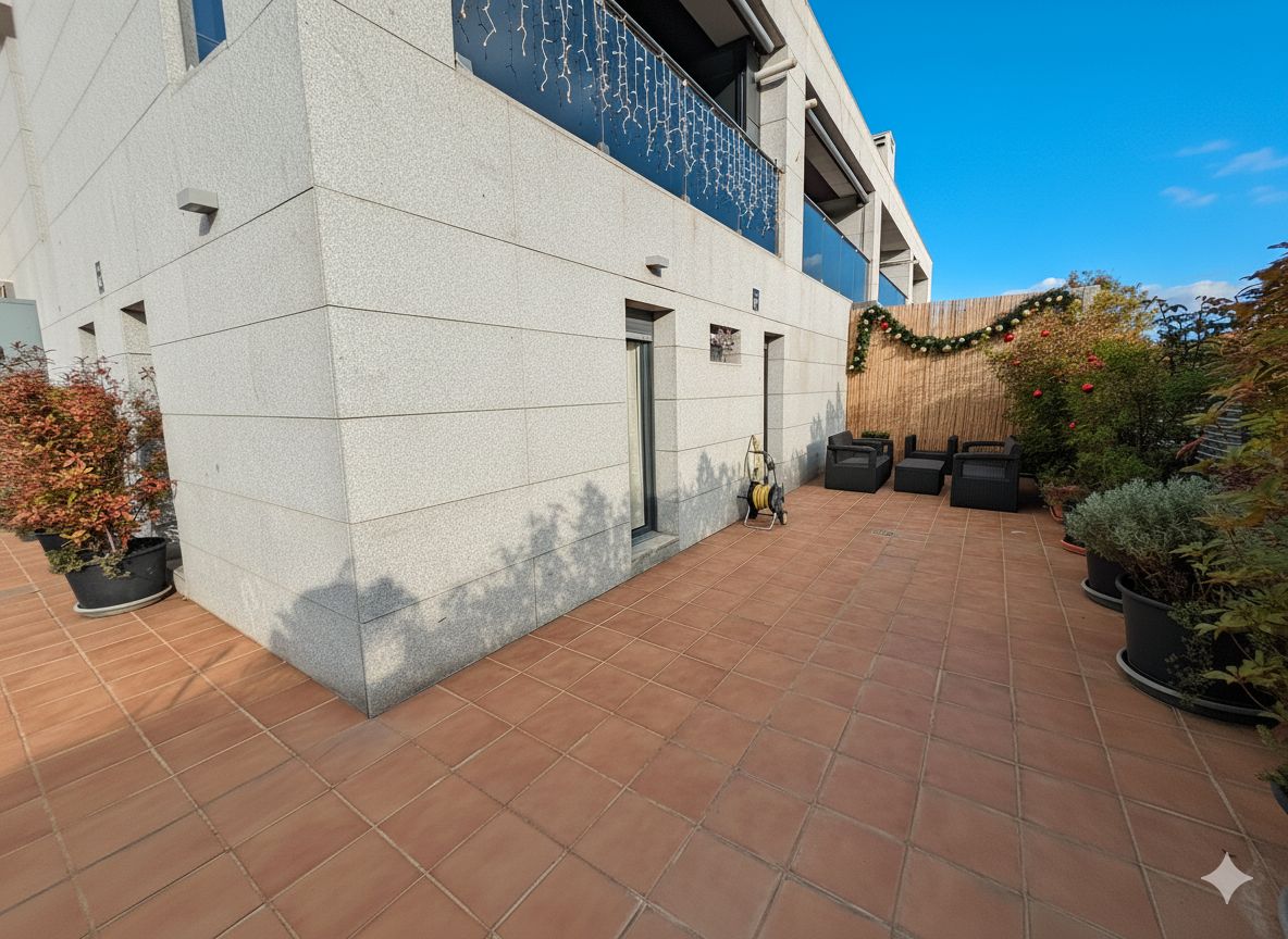 Terrassa de Planta baixa en venda en San Lorenzo de El Escorial amb Calefacció, Jardí privat i Terrassa