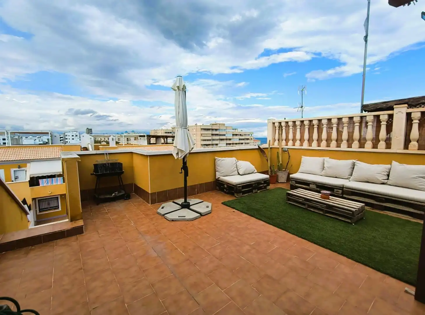Terrassa de Casa o xalet en venda en Elche / Elx amb Aire condicionat, Jardí privat i Terrassa