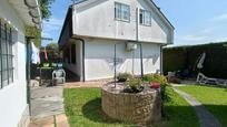 Vista exterior de Casa o xalet en venda en Vigo  amb Calefacció, Jardí privat i Terrassa