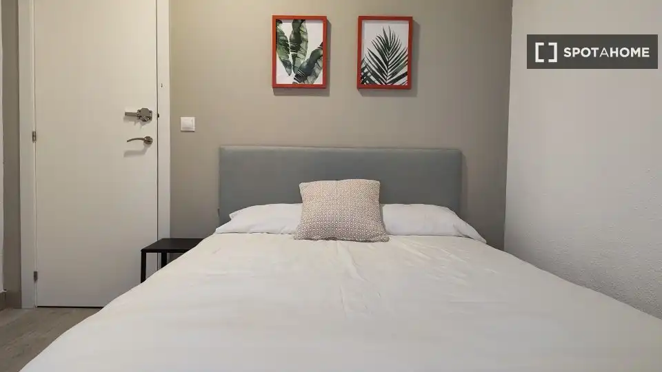Schlafzimmer von Wohnung zur untervermieten in Madrid mit Klimaanlage, Terrasse und Möbliert