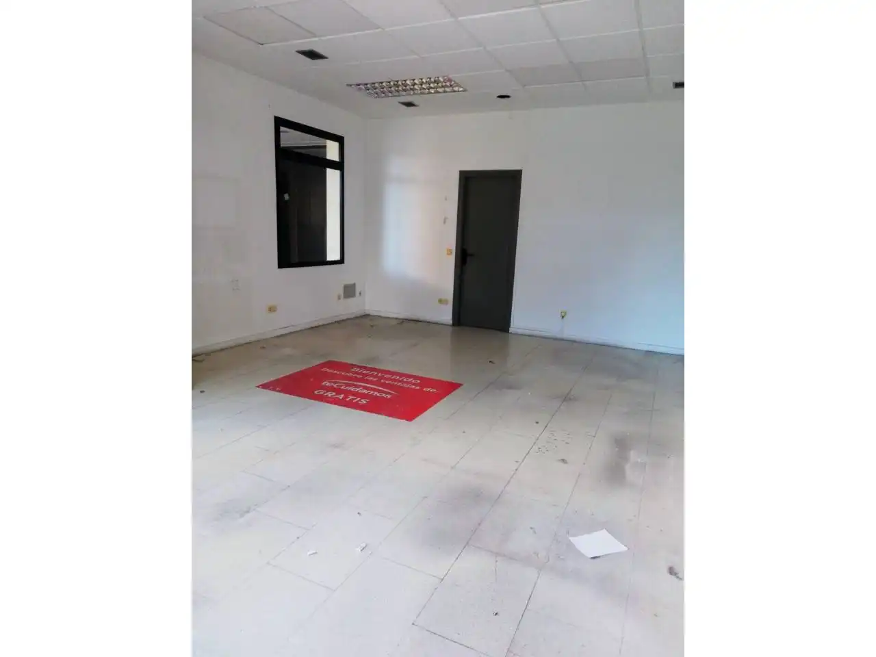 Local comercial en venta en Glorieta Luis Braille
