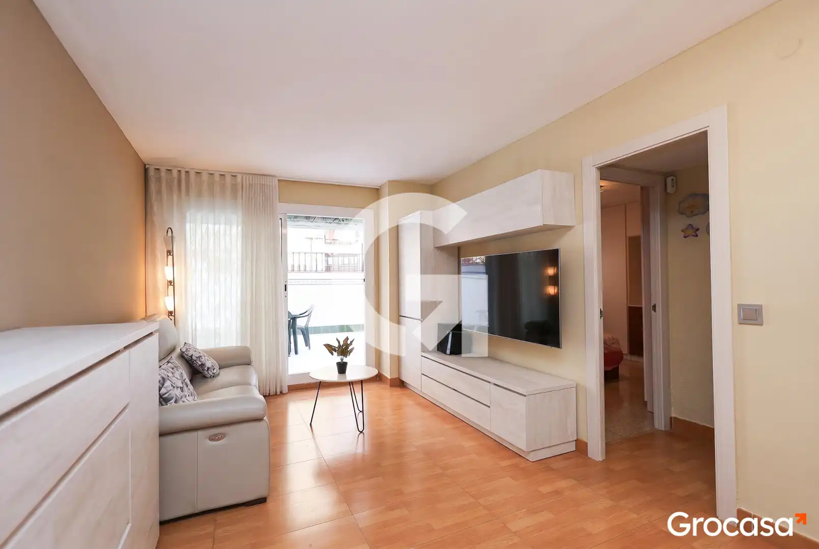 Living room of Flat for sale in L'Hospitalet de Llobregat  with Terrace and Oven