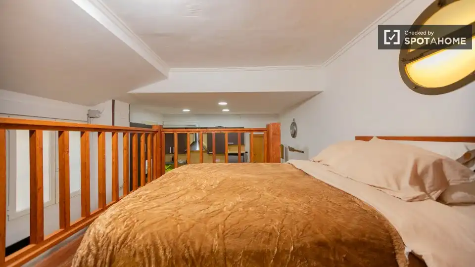 Flat for rent in Valencia  with Air Conditioner, Heating and Furnished
