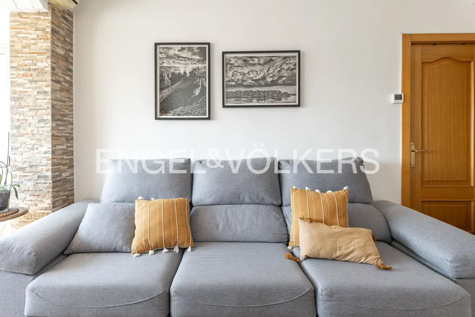 Living room of Flat for sale in Castellar del Vallès  with Air Conditioner, Heating and Balcony