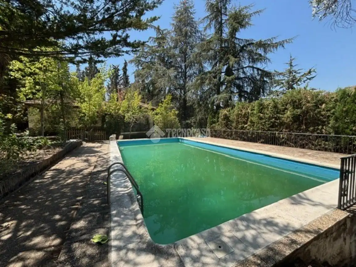 Piscina de Casa o chalet en venta en Cenes de la Vega
