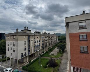 Vista exterior de Pis en venda en Bilbao  amb Calefacció i Balcó