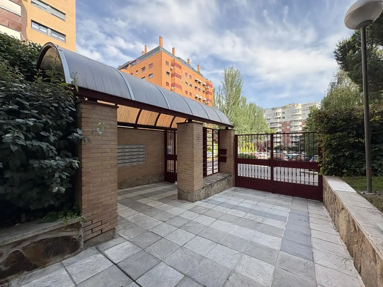 Außenansicht von Wohnung zur Miete in Madrid mit Heizung und Gemeinschaftspool