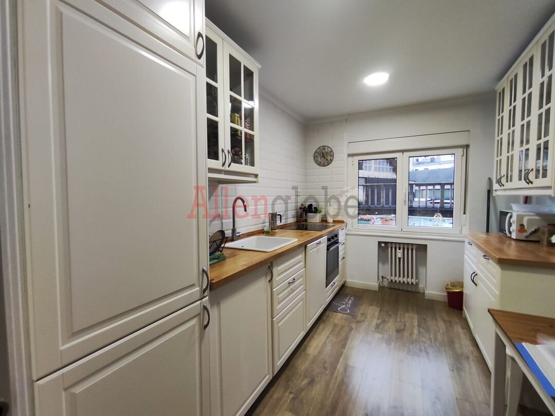 Pis en venda a Calle Foncalada, Salesas - Foncalada - Campoamor, Centro - Casco Histórico