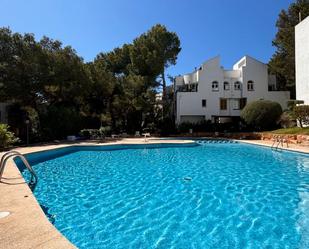 Piscina de Casa adosada en venda en Calvià amb Aire condicionat, Terrassa i Piscina comunitària