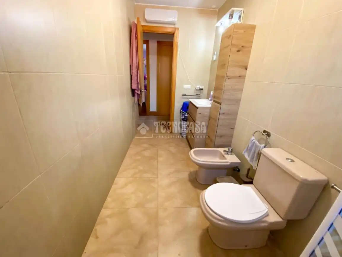 Badezimmer von Wohnung zum Verkauf in Viator mit Abstellraum