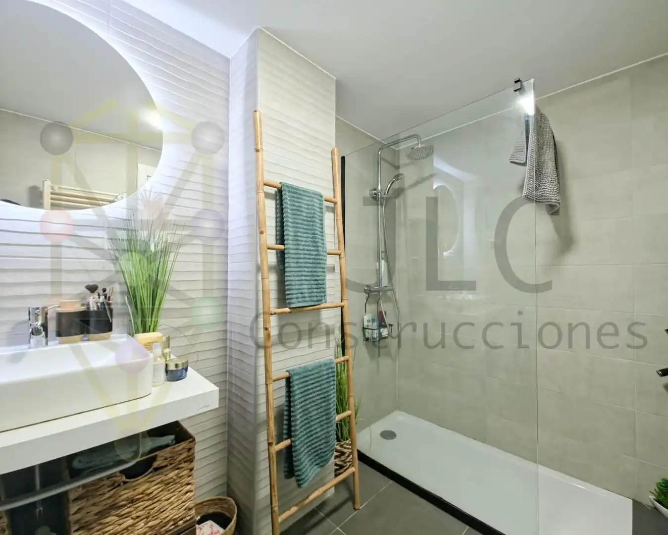 Bathroom of Flat for sale in Alovera  with Air Conditioner, Heating and Parquet flooring