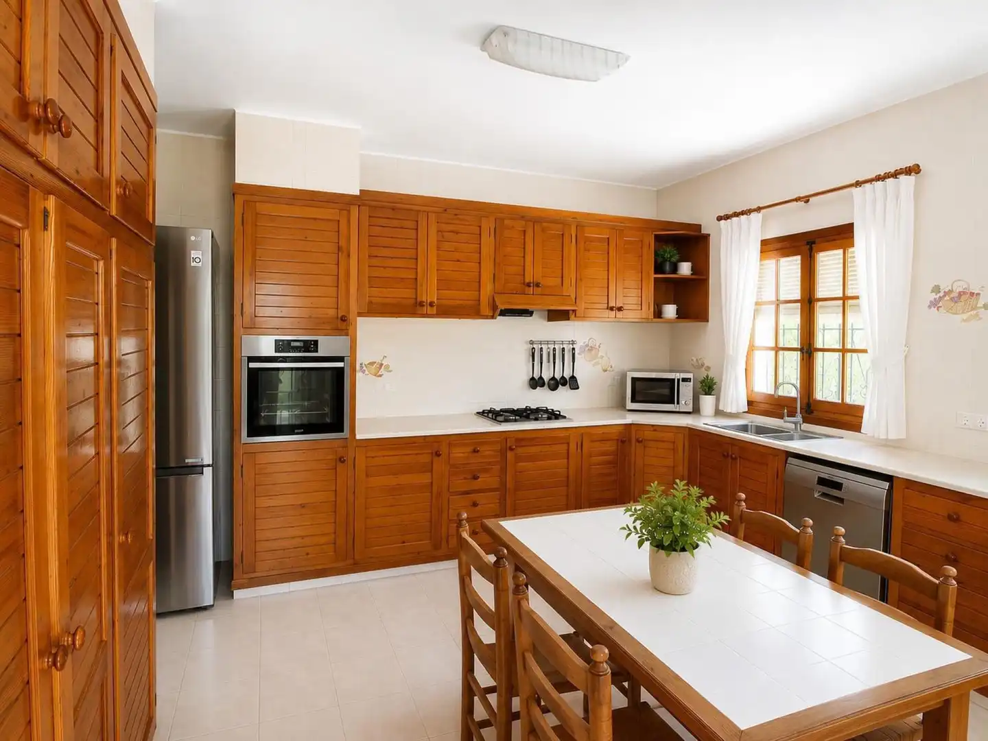 Cocina de Casa o chalet en venta en El Real de Gandia con Aire acondicionado, Terraza y Piscina