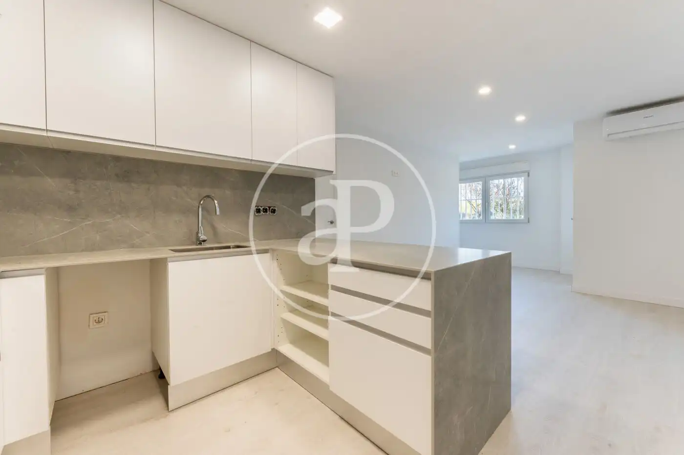 Cocina de Piso en venta en Madrid con Aire acondicionado, Calefacción y Piscina comunitaria