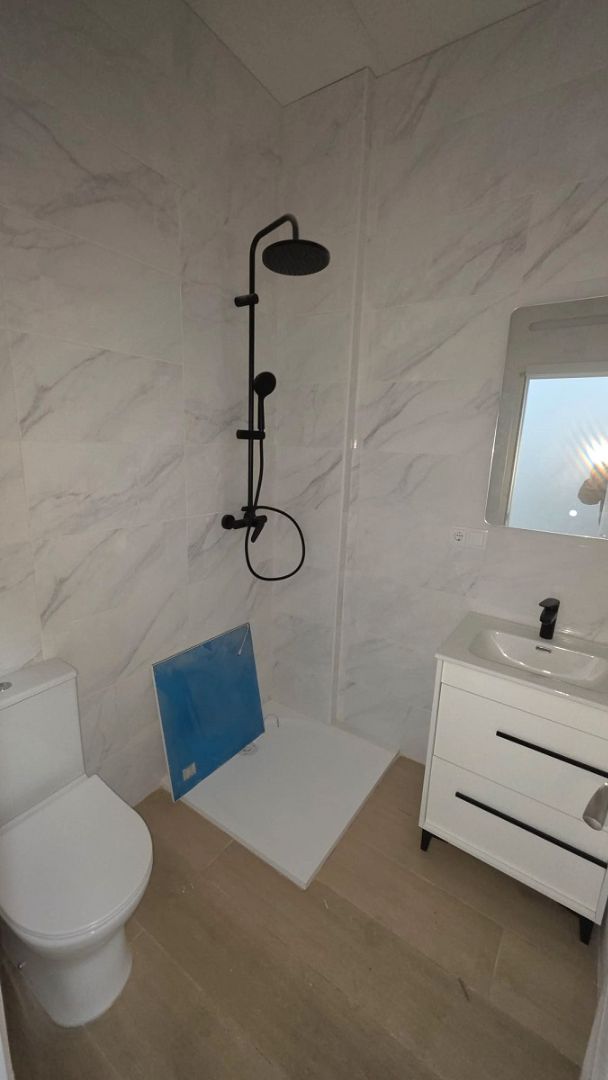 Bathroom of Planta baja for rent in Elche / Elx  with Heating, Terrace and Oven