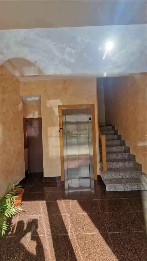 Buildings for sale in Crecente