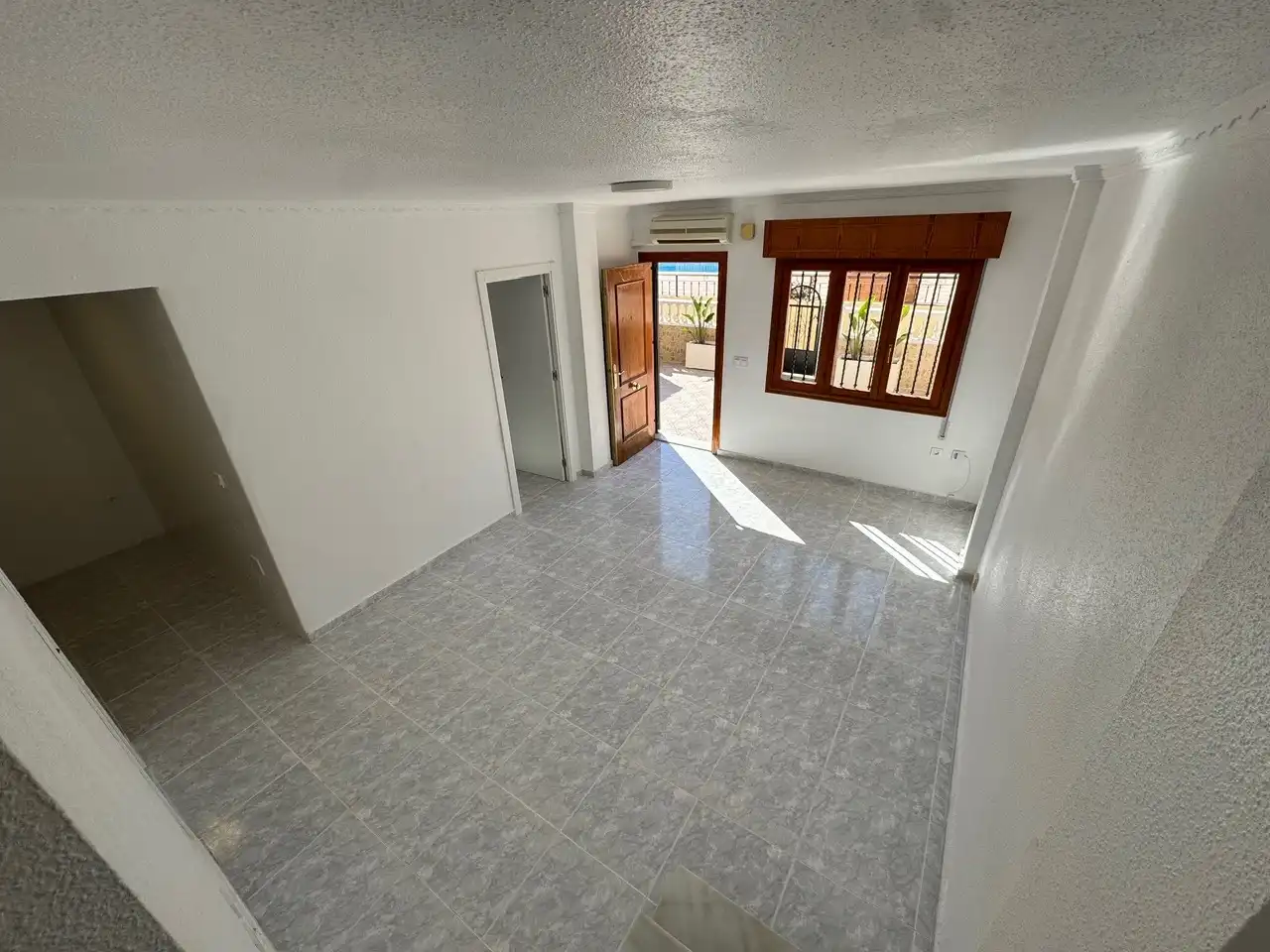 Casa adosada en venda en Torrevieja amb Terrassa, Forn i Balcó