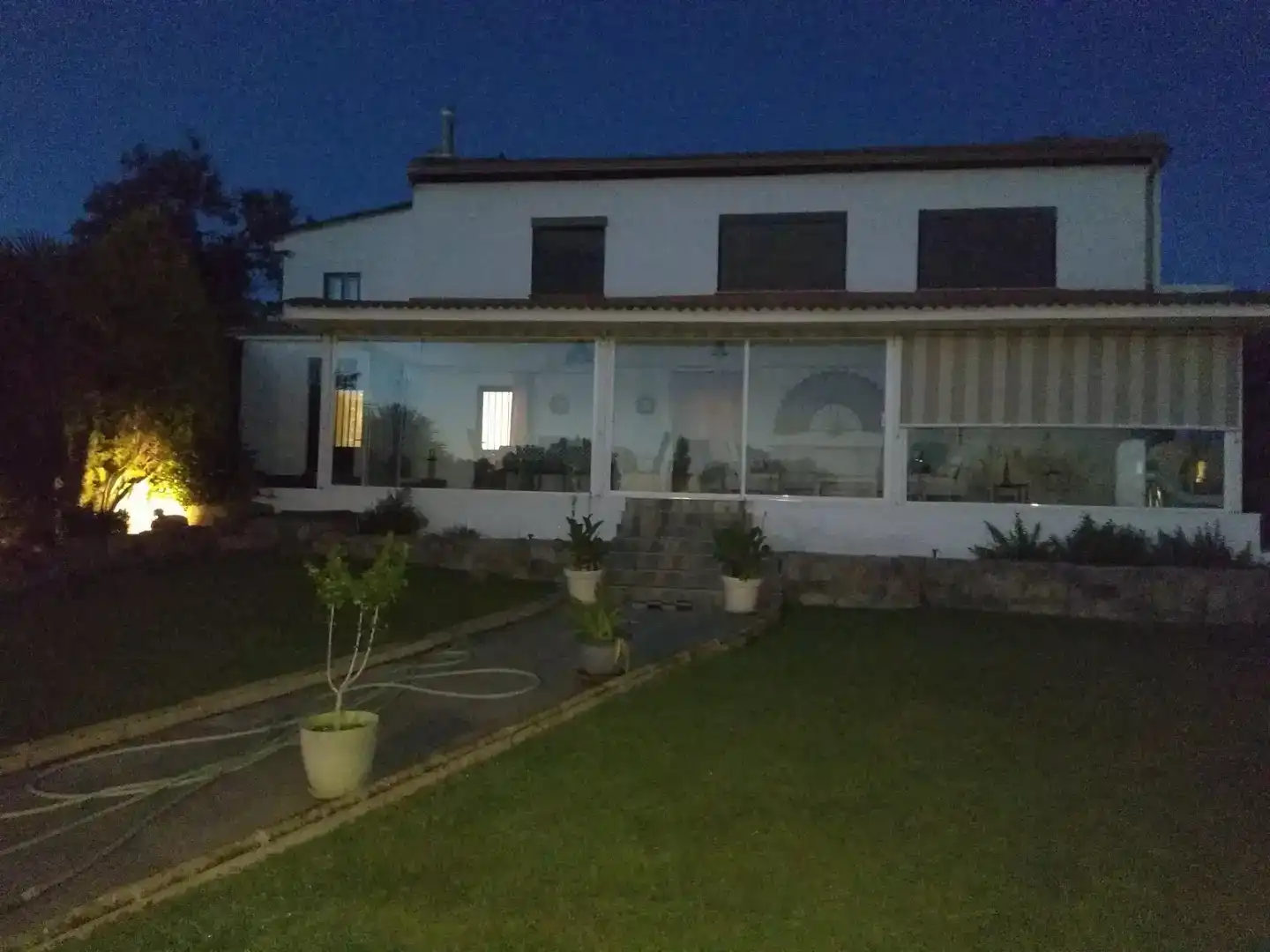 Vista exterior de Casa o xalet en venda en San Cebrián de Castro amb Jardí privat, Traster i Moblat