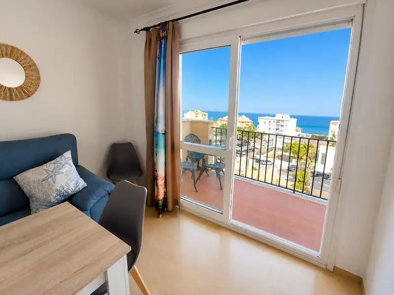 Flat with garden to rent in San Luis de Sabinillas, imagen 3