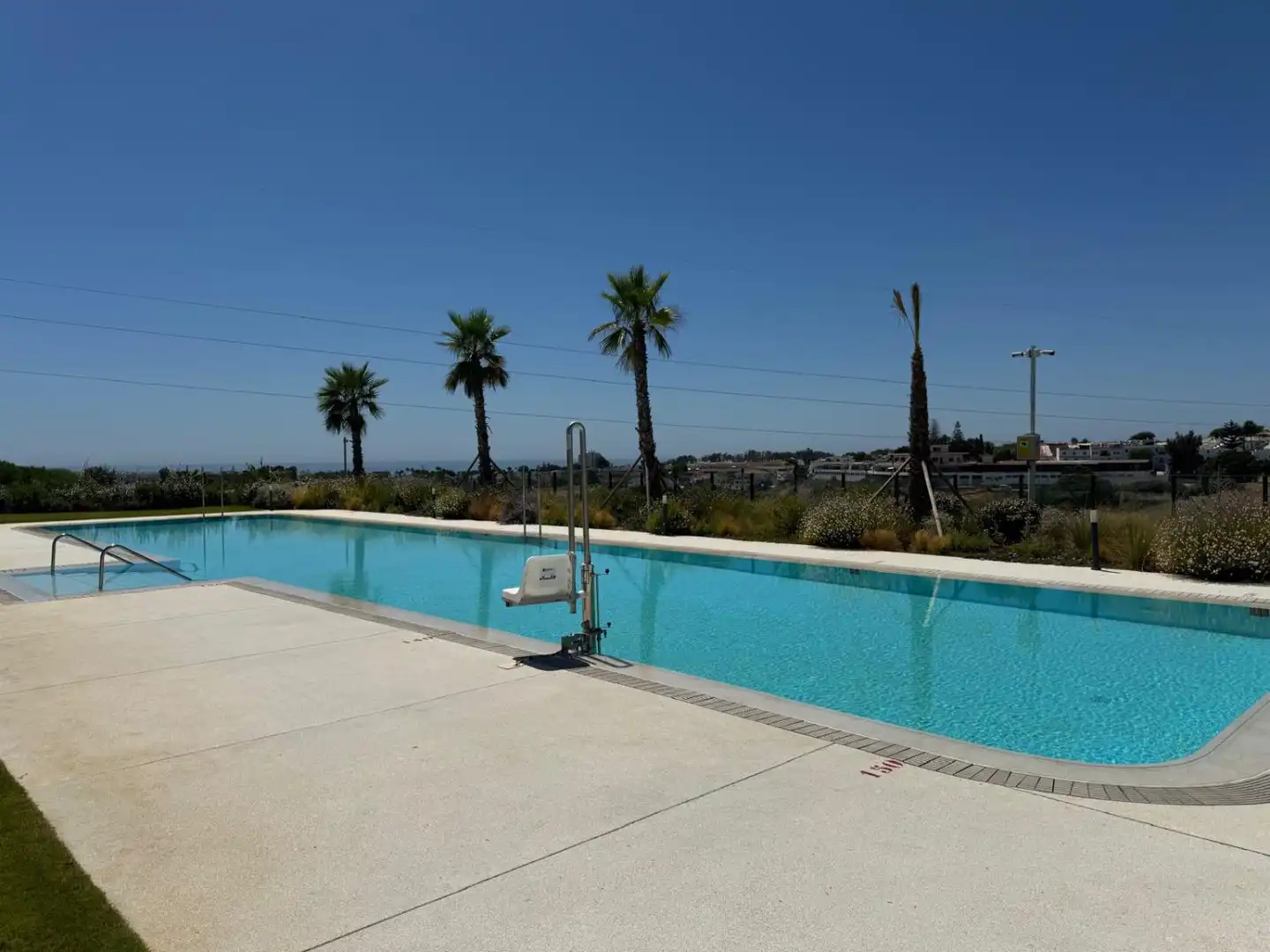 Swimming pool of Flat for sale in Estepona  with Air Conditioner, Heating and Terrace
