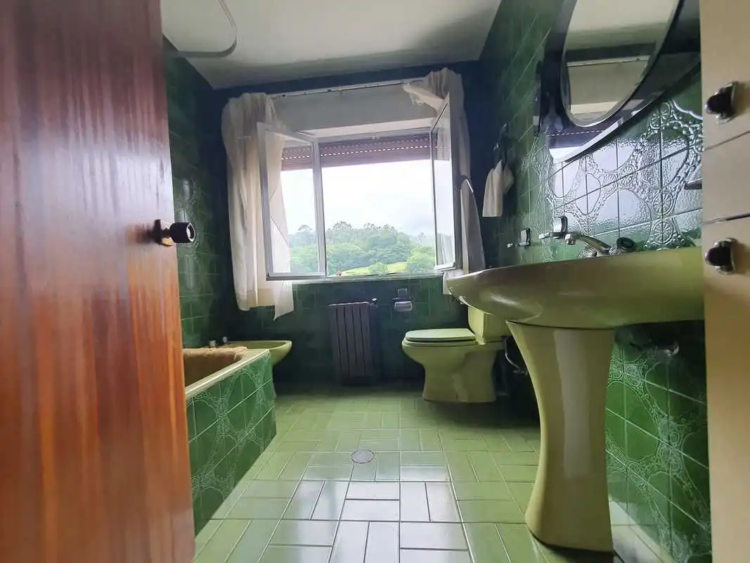 Bany de Casa o xalet en venda en Llanes amb Calefacció i Jardí privat