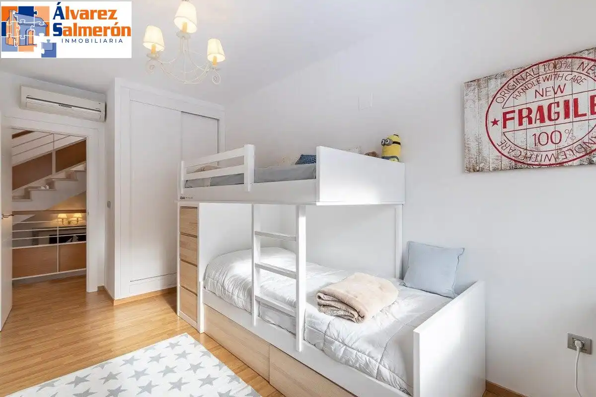 Bedroom of Houses for sale in Huétor Vega  with Air Conditioner, Heating and Terrace