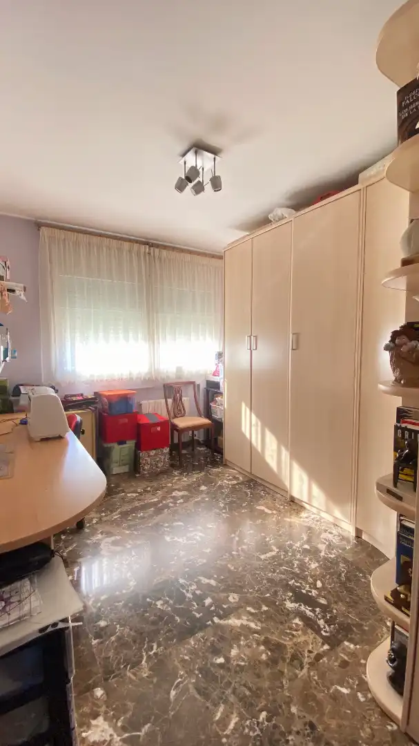 Habitación de Casa adosada en venta en Cerdanyola del Vallès con Aire acondicionado, Calefacción y Jardín privado