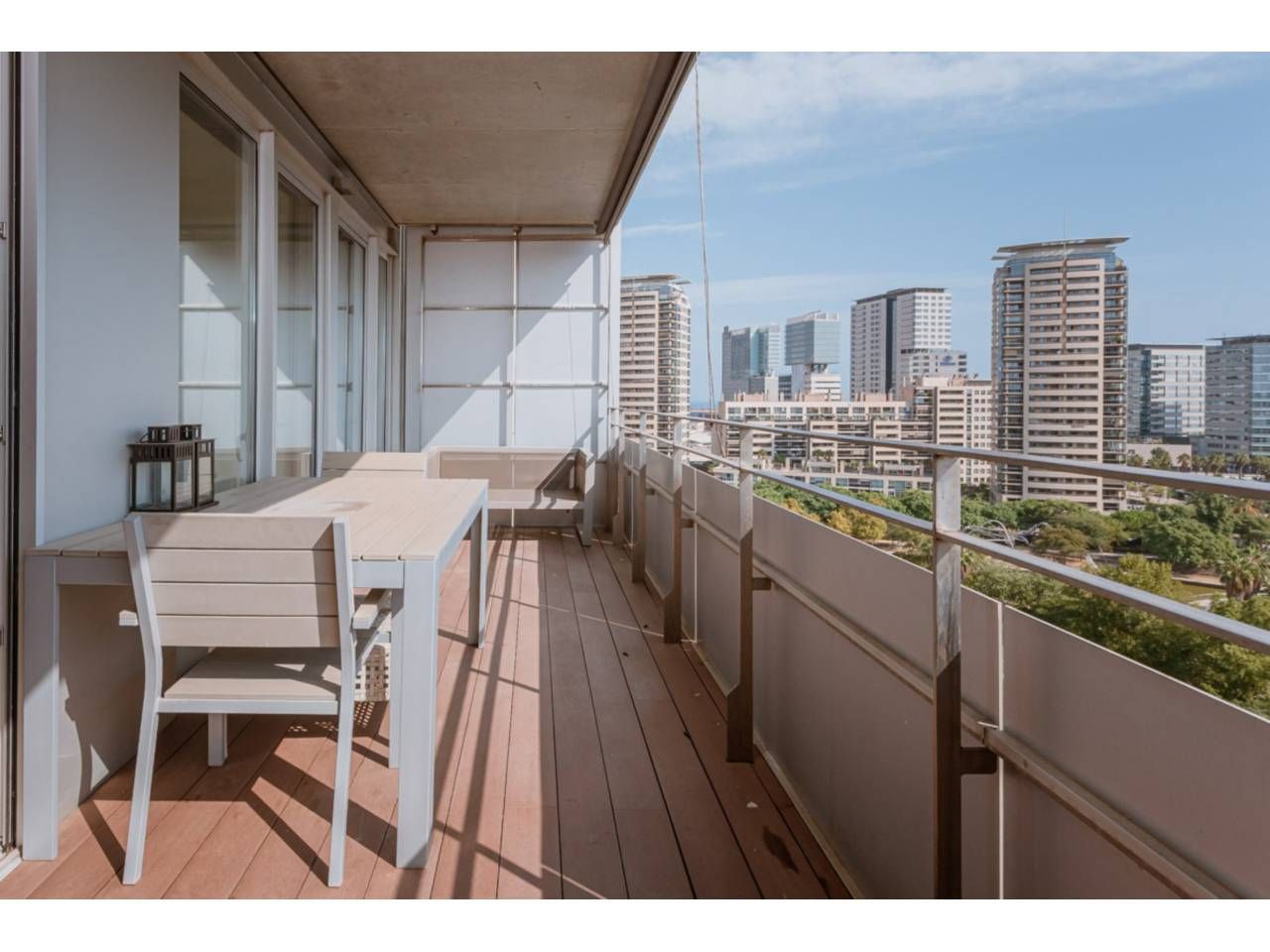 Terrassa de Pis de lloguer en  Barcelona Capital amb Aire condicionat, Moblat i Balcó