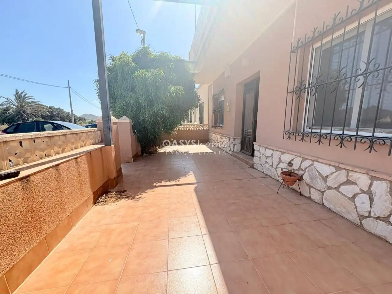 Vista exterior de Local en venda en La Manga del Mar Menor amb Alarma