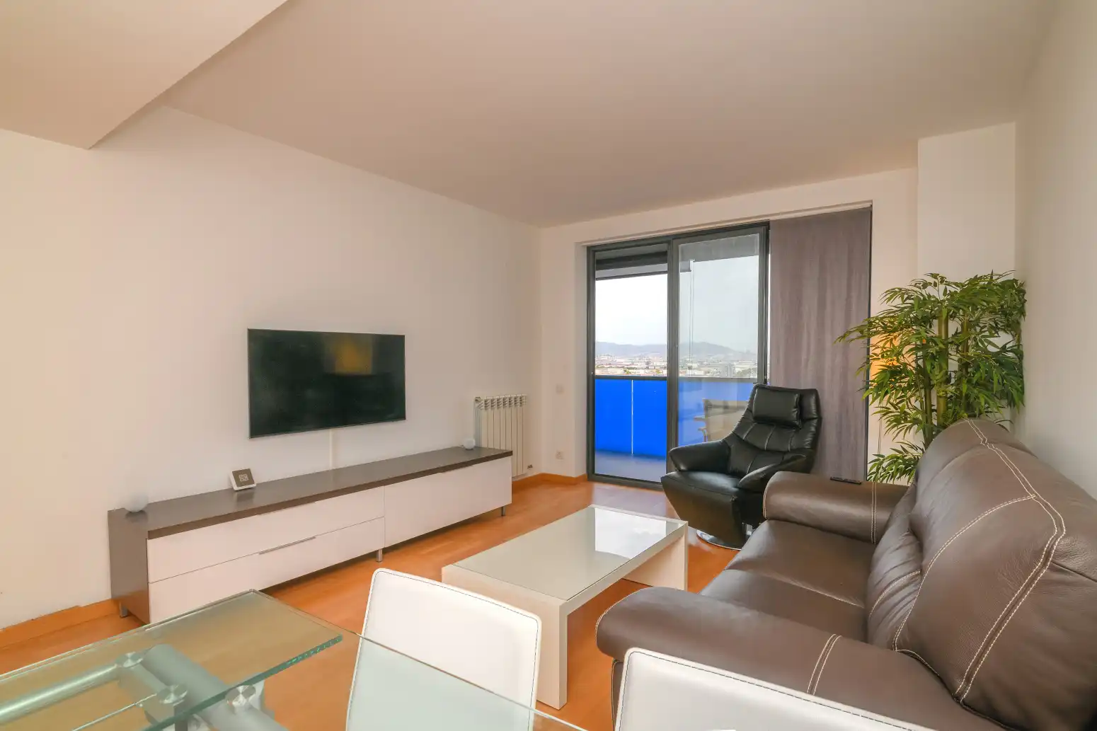 Sala de estar de Piso en venta en Viladecans con Aire acondicionado, Calefacción y Jardín privado