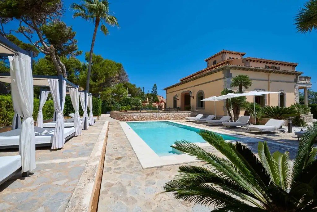 Piscina de Casa o xalet de lloguer en Capdepera amb Aire condicionat, Terrassa i Moblat