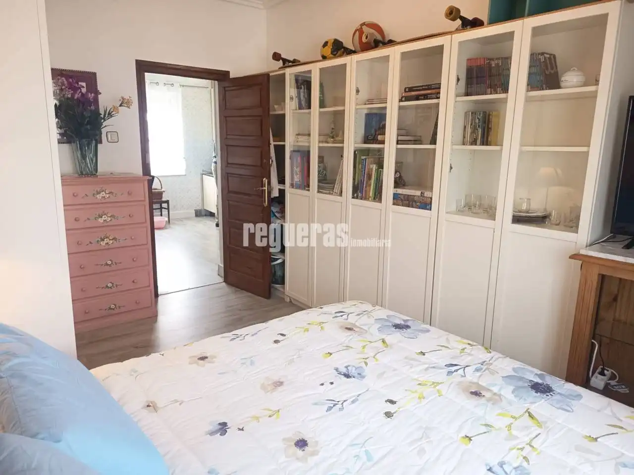 Habitación de Piso en venta en Avilés con Calefacción y Amueblado