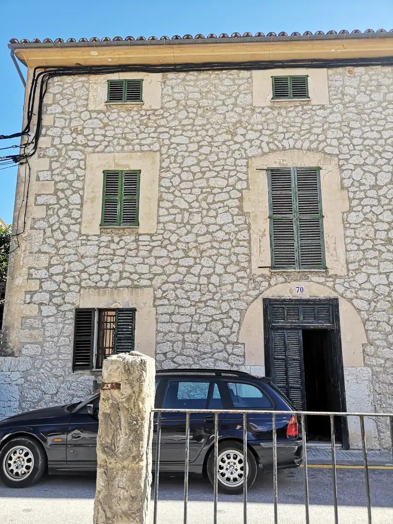 Vista exterior de Casa o xalet en venda en Puigpunyent amb Jardí privat, Moblat i Forn