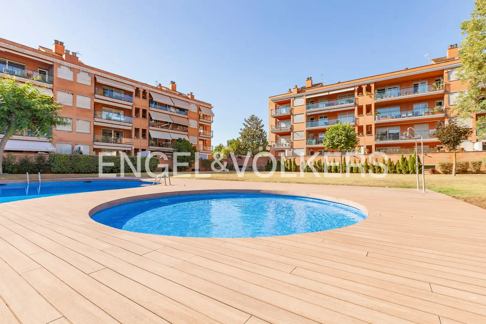 Piscina de Pis de lloguer en Sant Cugat del Vallès amb Calefacció, Jardí privat i Parquet