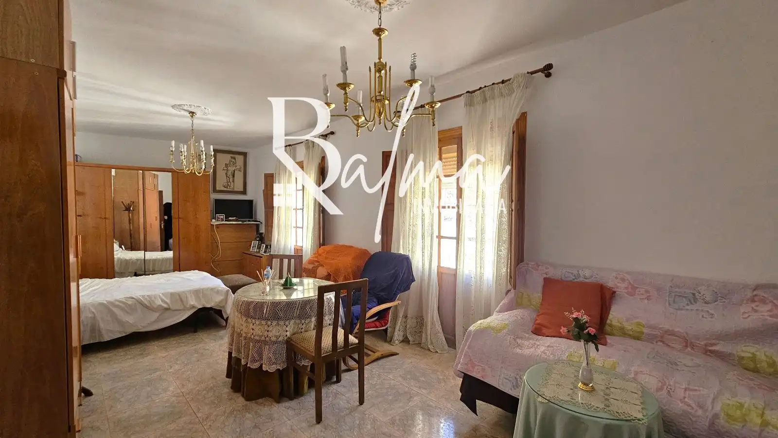 Bedroom of Detached homes for sale in Vélez-Málaga  with Terrace, Storage room and Furnished