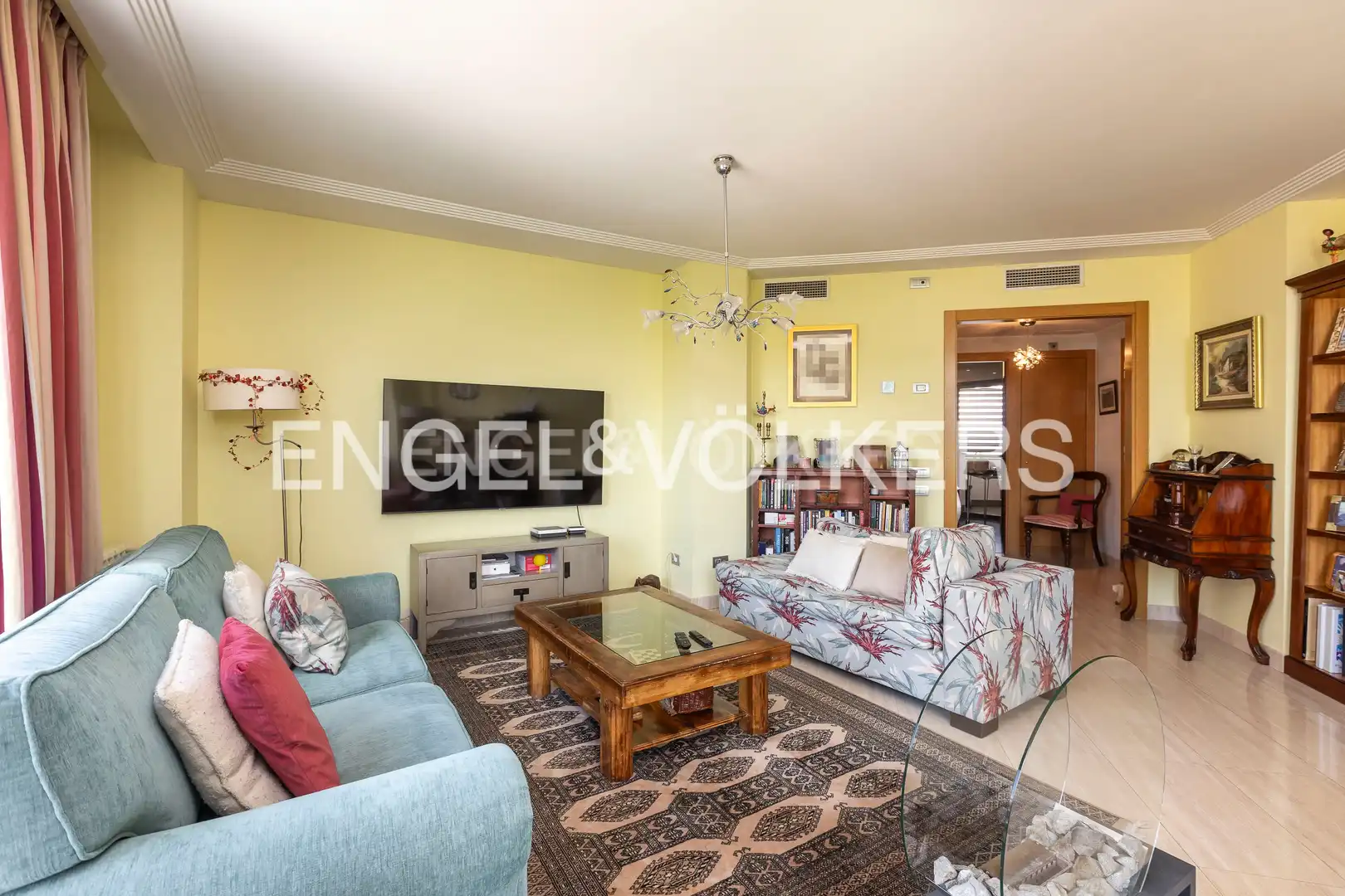 Living room of Apartments for sale in Madrid  with Air Conditioner, Heating and Parquet flooring