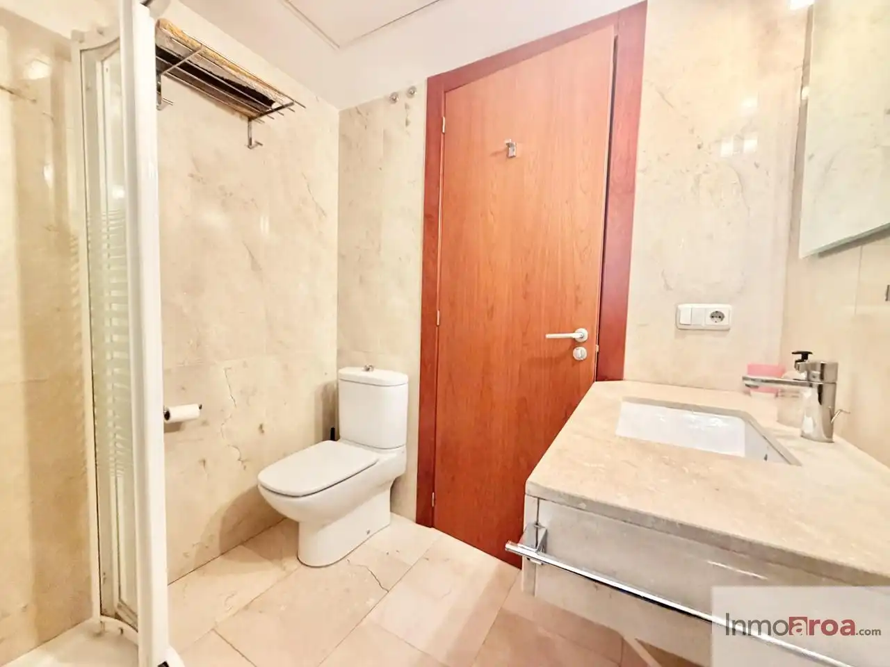 Badezimmer von Wohnung zur Miete in Valencia mit Klimaanlage, Heizung und Möbliert