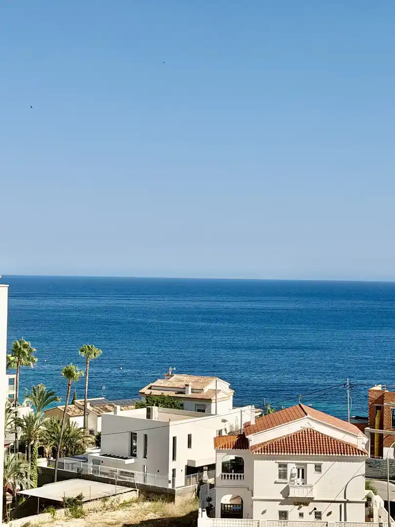Außenansicht von Wohnung zur Miete in Calpe / Calp mit Klimaanlage, Privatgarten und Abstellraum