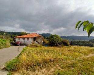Finca rústica en venda en Pravia amb Jardí privat