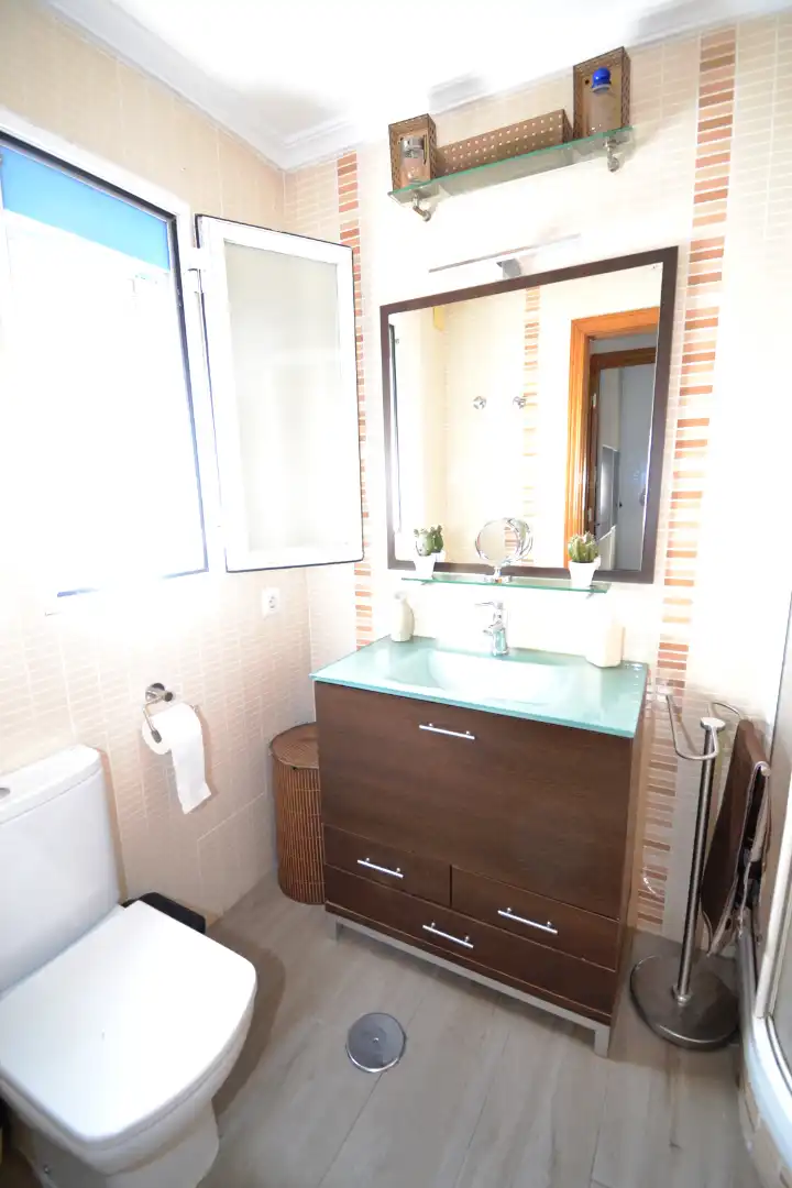 Bathroom of Flat for sale in Plasencia  with Air Conditioner, Heating and Terrace