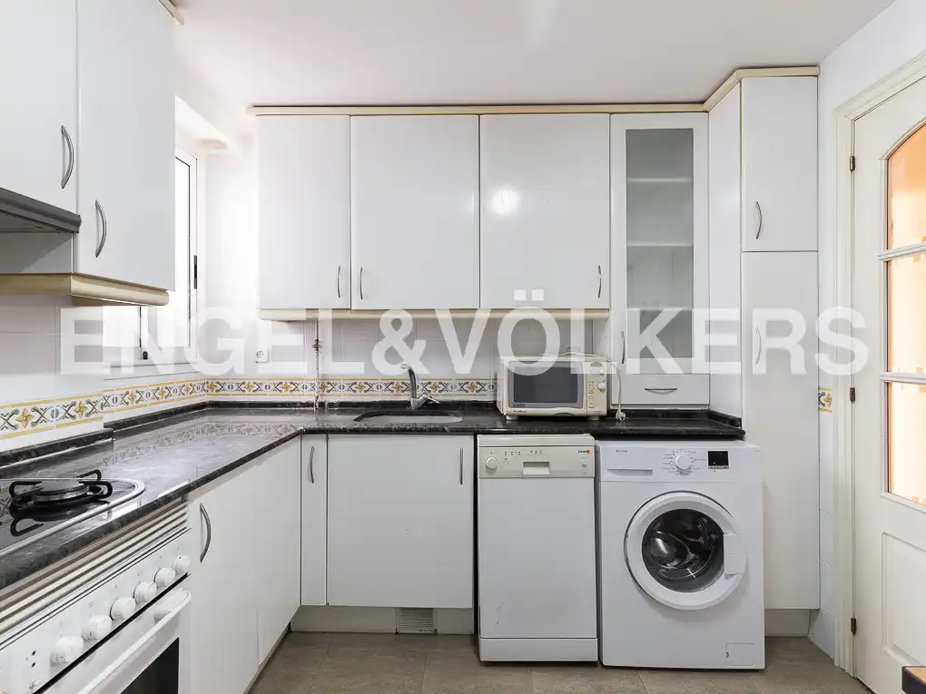 Cuina de Àtic de lloguer en Valencia amb Aire condicionat, Calefacció i Parquet