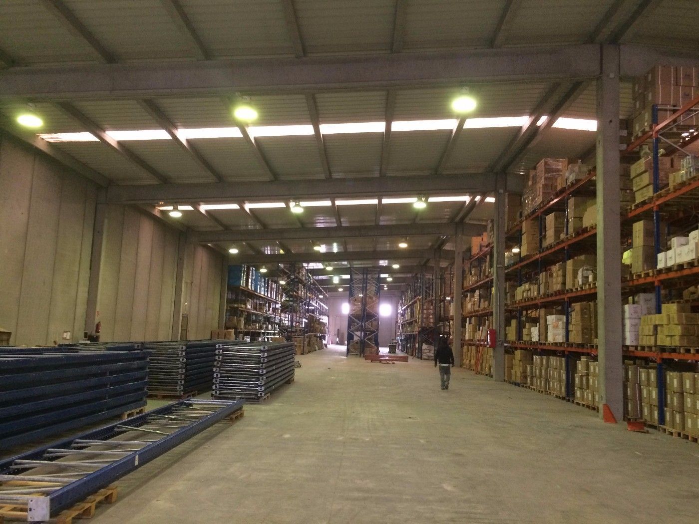 Nau industrial de lloguer en Riells i Viabrea