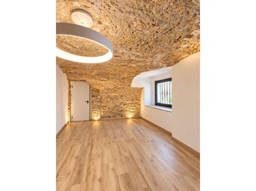 Locale commerciale in affitto a Verges