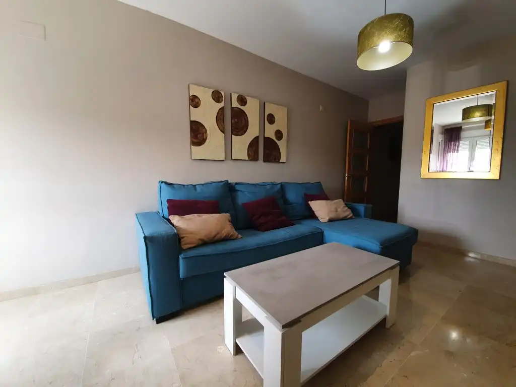 Wohnzimmer von Wohnung zum Verkauf in La Línea de la Concepción mit Möbliert, Ofen und Mikrowelle