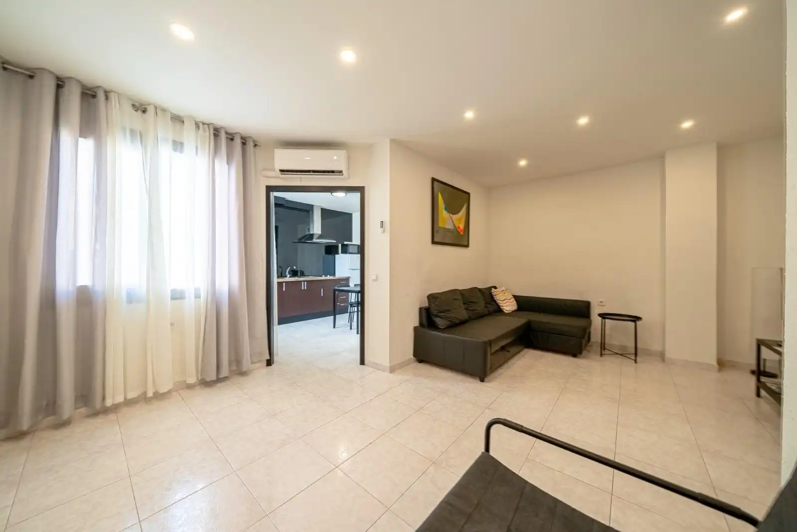 Sala d'estar de Apartament de lloguer en Alicante / Alacant amb Aire condicionat, Calefacció i Moblat
