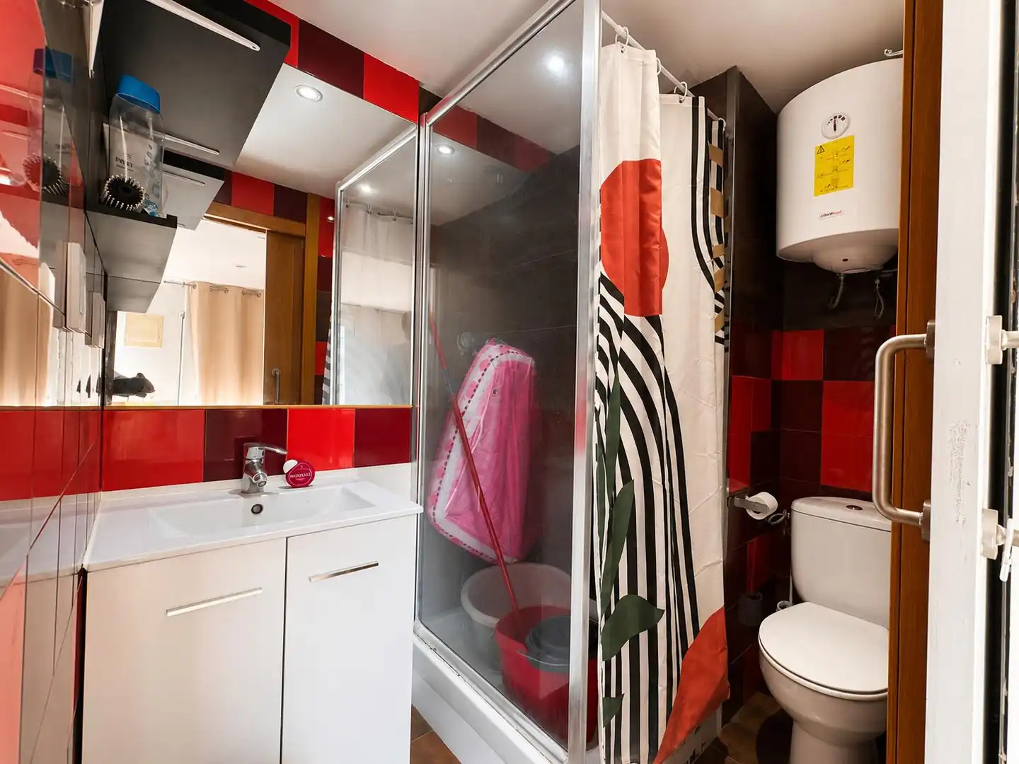 Bathroom of Study for sale in Sitges  with Furnished and Community pool