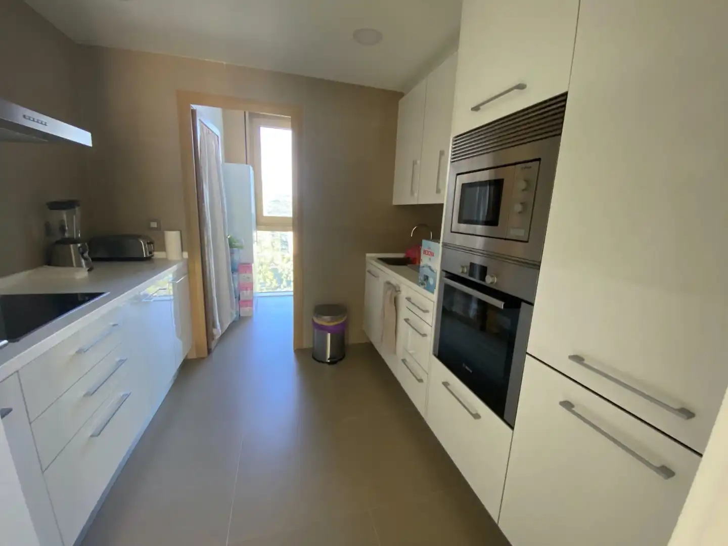 Cocina de Apartamento de alquiler en Benidorm con Aire acondicionado, Terraza y Amueblado