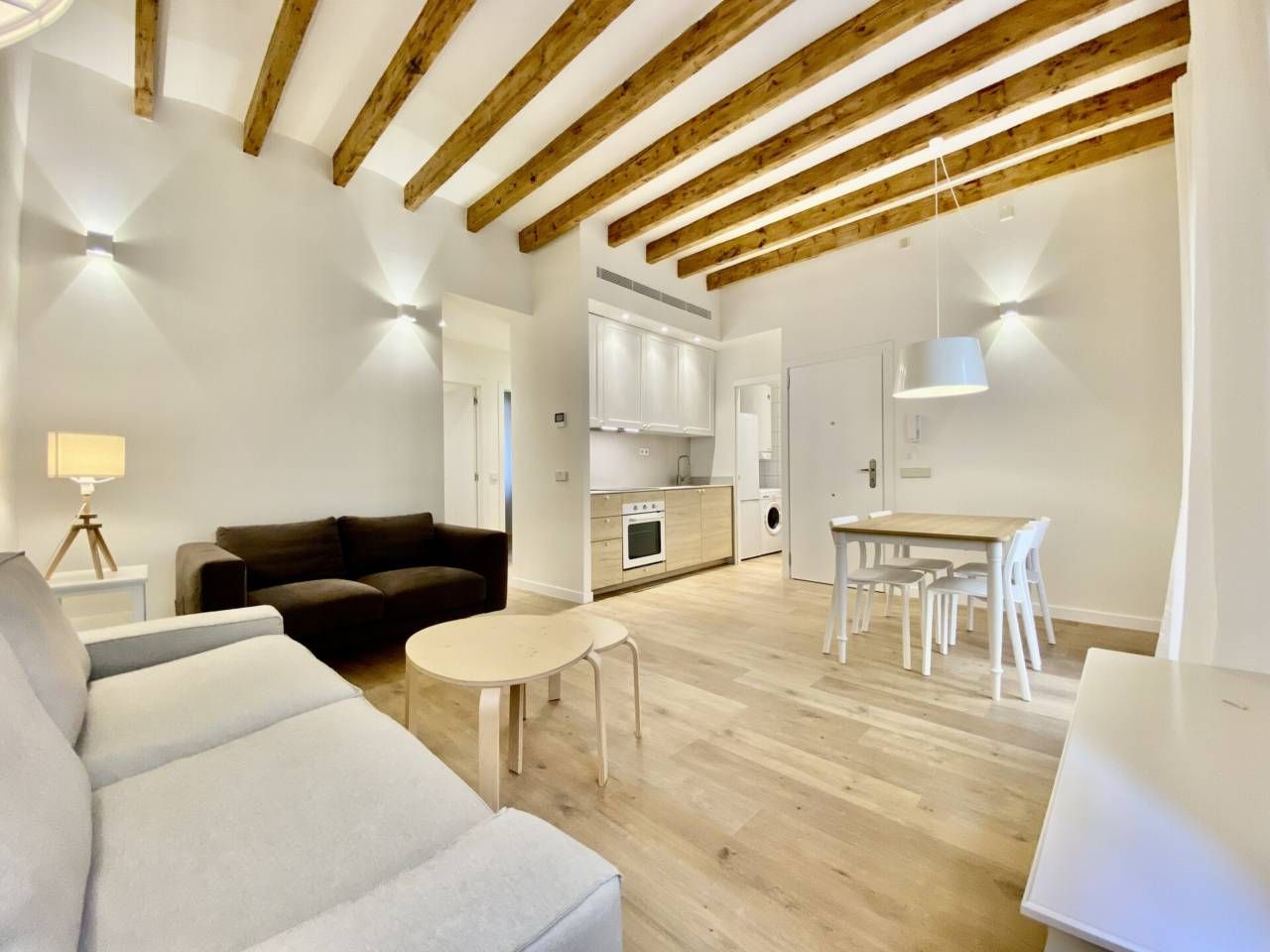 Sala d'estar de Pis de lloguer en  Palma de Mallorca amb Aire condicionat, Calefacció i Parquet