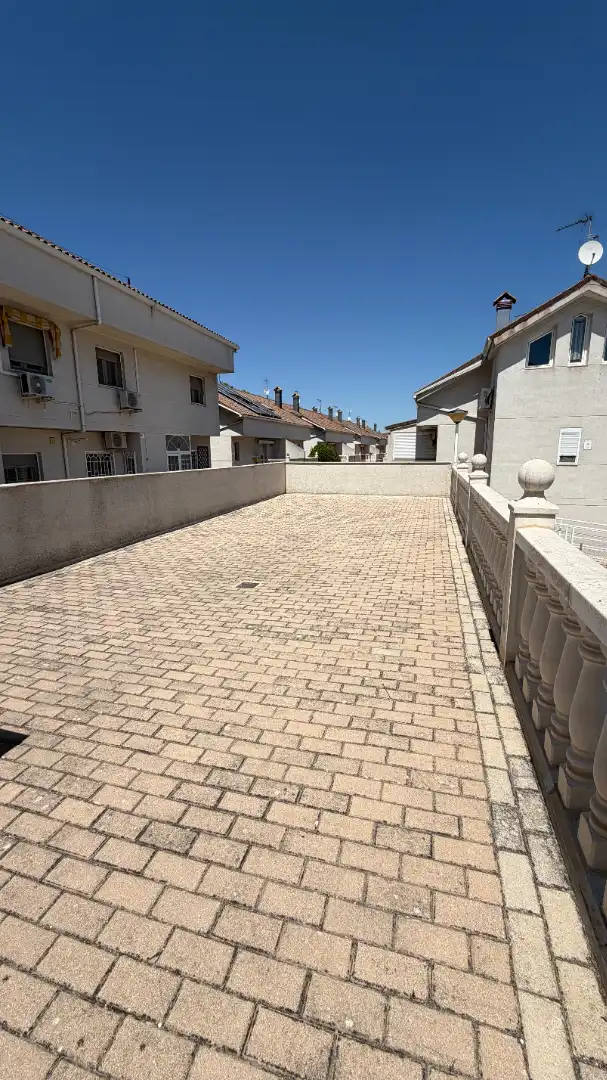 Terraza de Casa o chalet en venta en Velilla de San Antonio con Aire acondicionado, Calefacción y Jardín privado