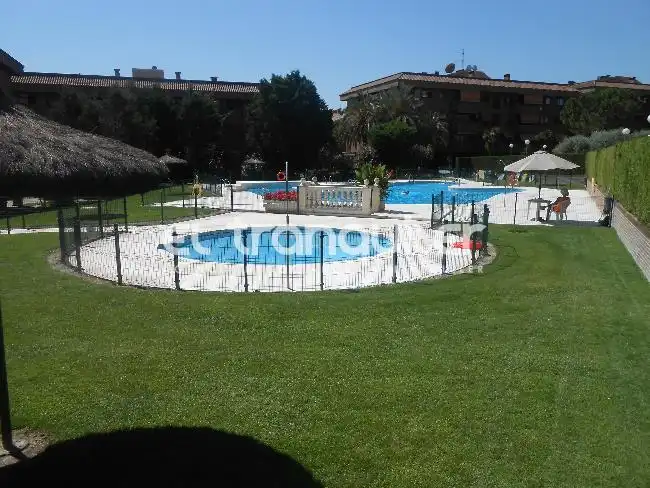 Piscina de Pis de lloguer en Pozuelo de Alarcón amb Aire condicionat, Parquet i Terrassa