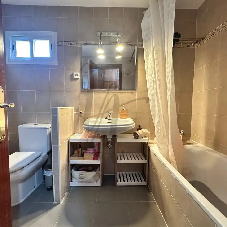 Casa aparellada amb piscina de lloguer a Calle San Martín, imagen 27